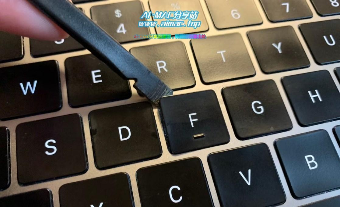 Mac键盘拆下键帽的方法步骤一